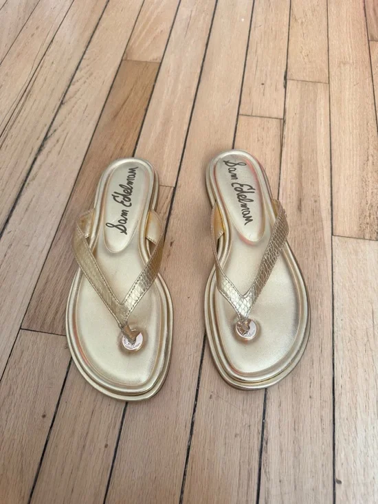 Sam Edelman Remi Gold Metallic Thong Sandal - Picture 2 of 4